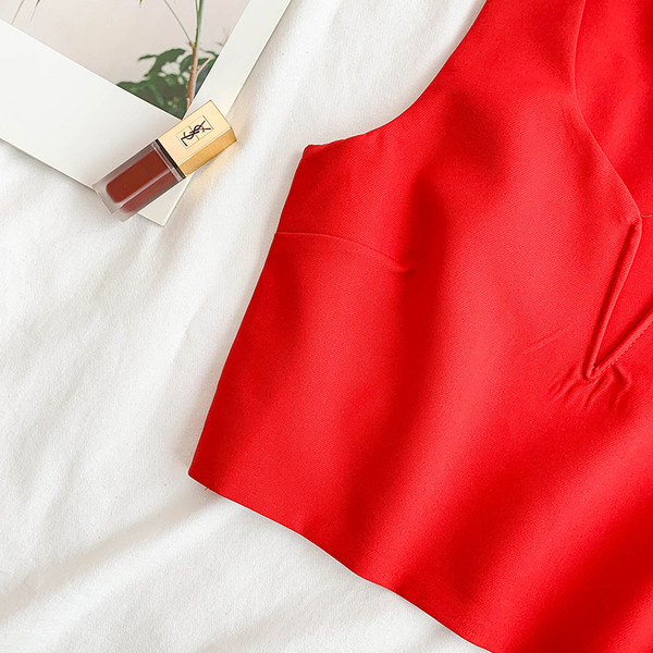 Stílusos női rövid felső négy színben