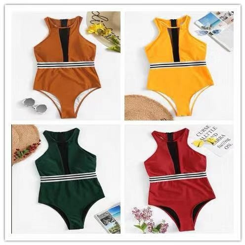 Costum de baie la modă în mai multe culori