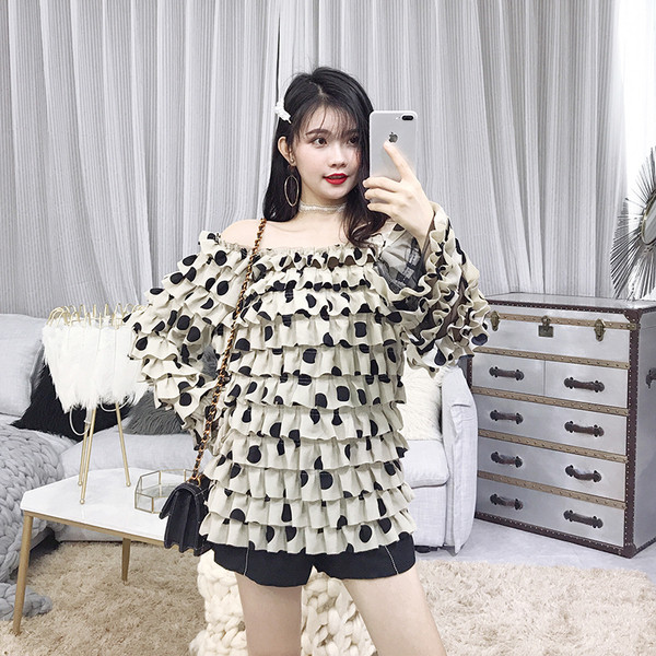 Μοντέρνα γυναικεία μπλούζα με μακριά φαρδιά μανίκια σε δύο χρώματα