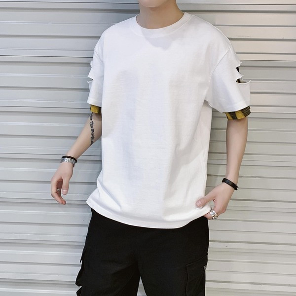 Modern férfi póló fekete-fehér színben, O-nyakkal