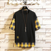 Jelenlegi férfi póló fehér és fekete színben, emblémával