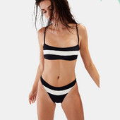 Γυναικείο μαγιό σε μαύρο, καφέ και κόκκινο χρώμα