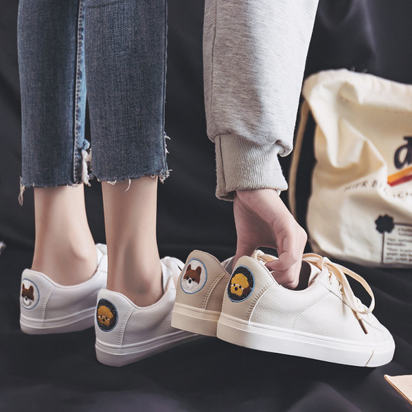 Μοντέρνα γυναικεία αθλητικά παπούτσια με διάφορες εφαρμογές σε διάφορα χρώματα