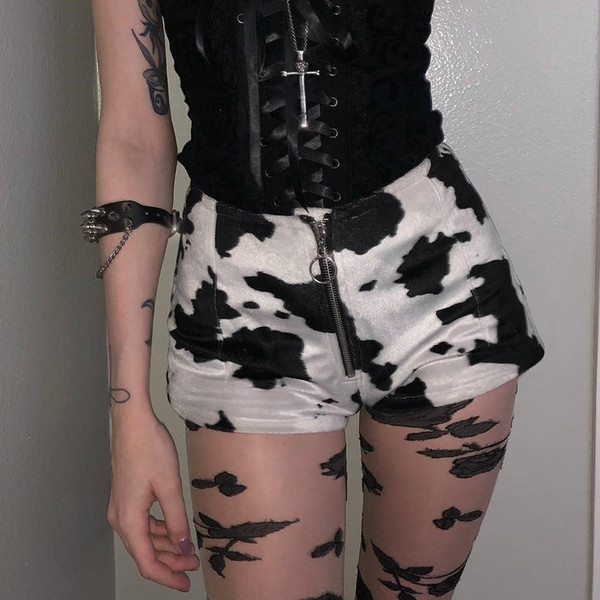 Fekete-fehér cipzáras női rövidnadrág