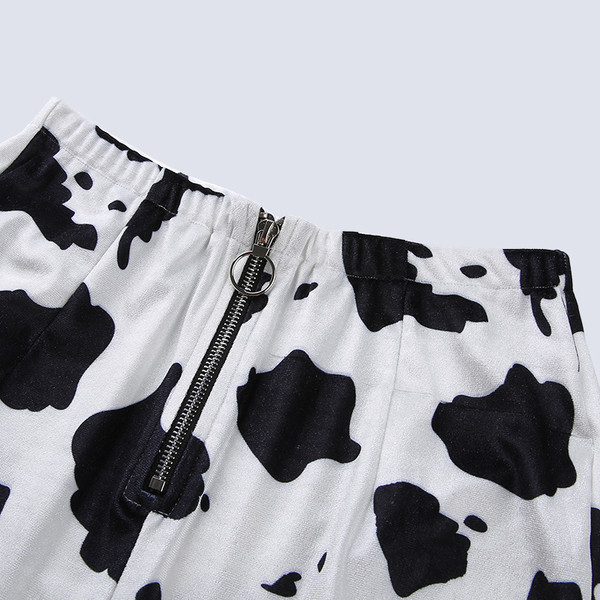 Fekete-fehér cipzáras női rövidnadrág