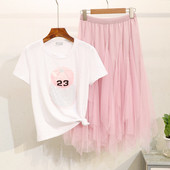 Modern női szoknya és póló szett