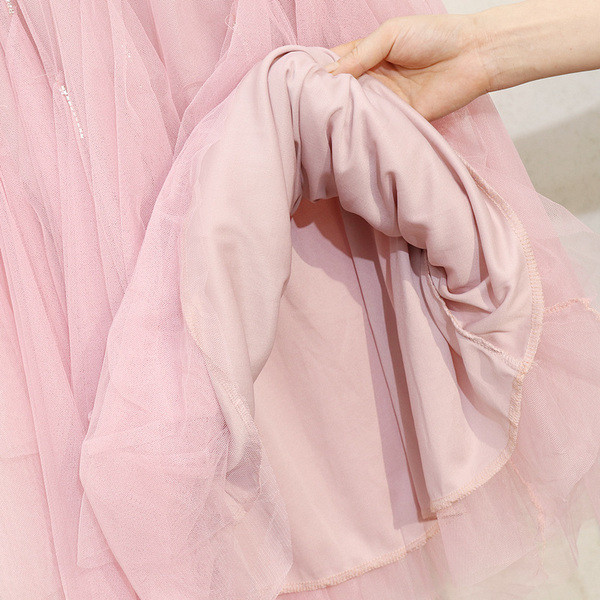 Modern női szoknya és póló szett