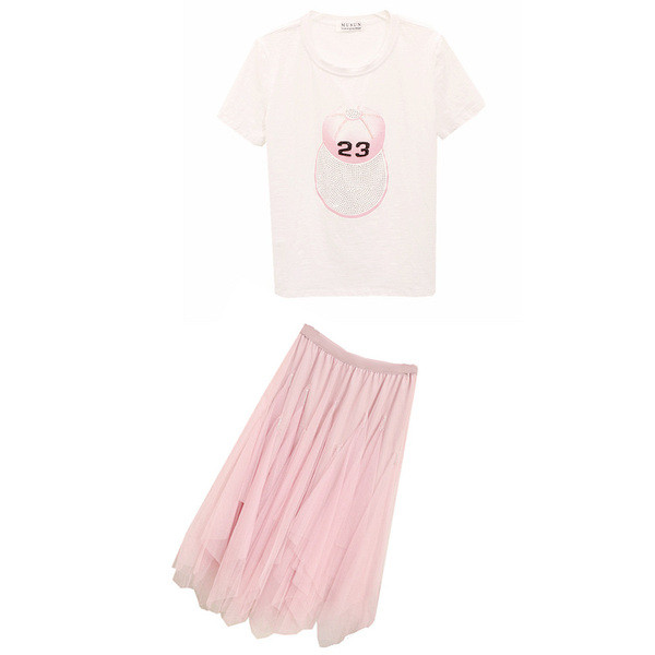 Modern női szoknya és póló szett