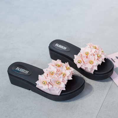 Papuci moderni de dama decorati cu perle si pietre in trei culori