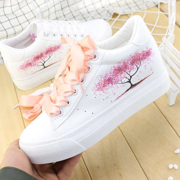 Stílusos női tornacipő rózsaszín rátéttel