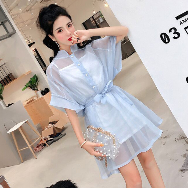 Modern női ruha gombokkal és széles ujjú három színben