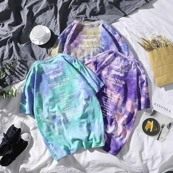 Férfi póló három színben O-nyakkal és feliratokkal