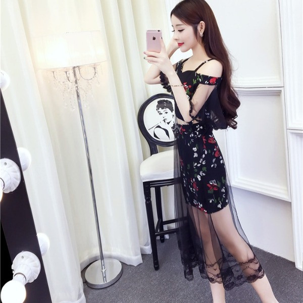 Set de dama modern de top si fusta cu tul si motive florale