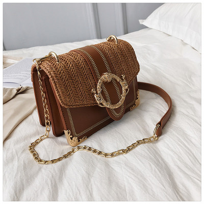 Geanta de dama eleganta cu inchidere metalica in mai multe culori