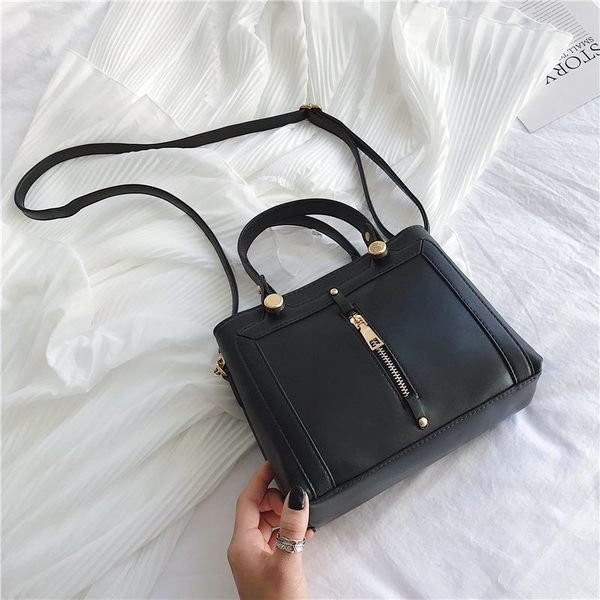 Geanta de dama moderna cu maner lung si scurt