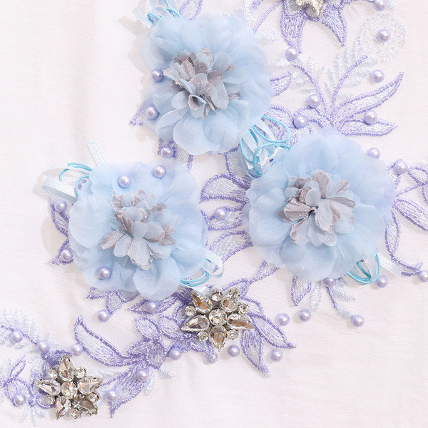 Γυναικείο σετ - μπλουζάκι και τζιν με κεντήματα και τρισδιάστατο στοιχείο