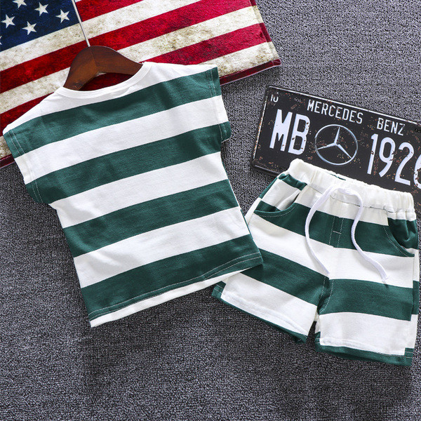 Sport csíkos szett mintával fiúknak