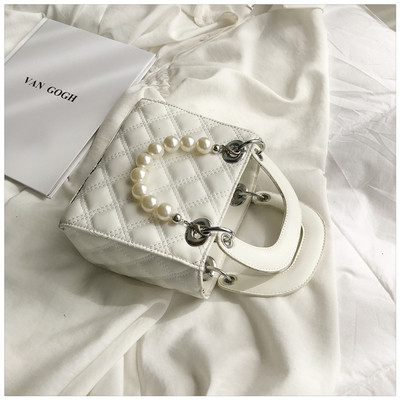 Geanta de dama eleganta decorata cu perle in trei culori