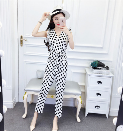 Μοντέρνες γυναικείες φόρμες με σχήματος V και λαιμόκοψη σε τρία χρώματα