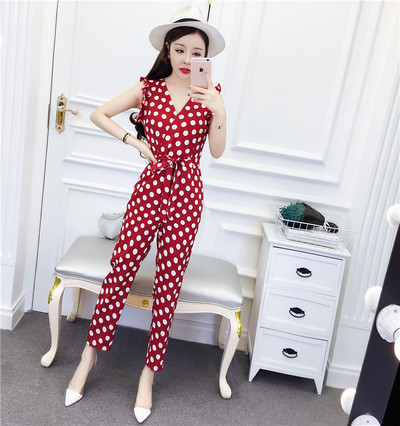 Μοντέρνες γυναικείες φόρμες με σχήματος V και λαιμόκοψη σε τρία χρώματα