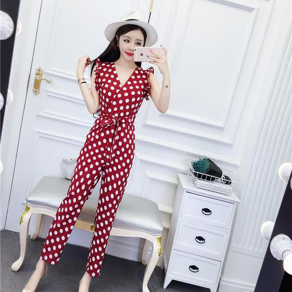 Μοντέρνες γυναικείες φόρμες με σχήματος V και λαιμόκοψη σε τρία χρώματα