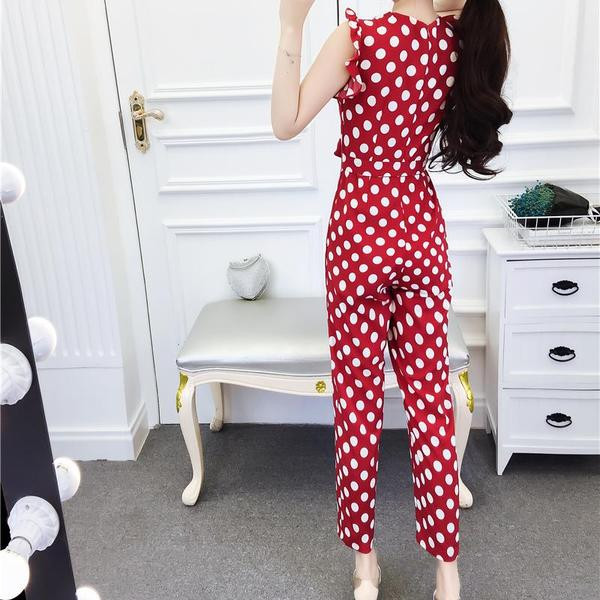 Μοντέρνες γυναικείες φόρμες με σχήματος V και λαιμόκοψη σε τρία χρώματα