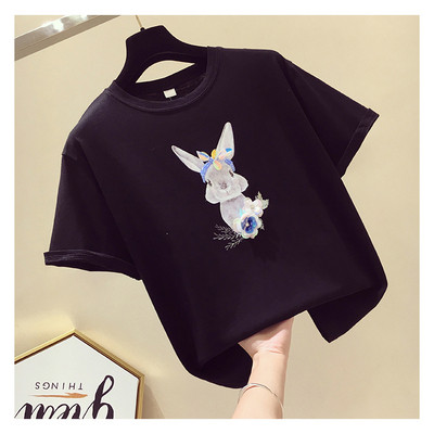 Μοντέρνα γυναικεία μπλούζα με εφαρμογές και τρισδιάστατο στοιχείο σε διάφορα χρώματα