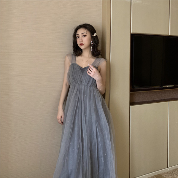 Elegáns női ruha tüll és fényes hatású zöld és szürke színben