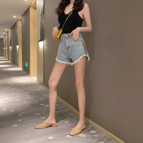 Модерни къси дънкови панталони с висока талия и перли 