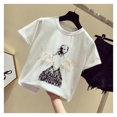 Μοντέρνα γυναικεία μπλούζα με τρισδιάστατο στοιχείο σε λευκό χρώμα