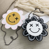 Modern női táska virág formájú két színben és fémlánccal