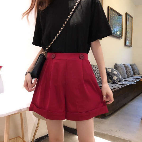 Stílusos női rövidnadrág széles modell két színben