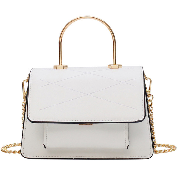 Μοντέρνα γυναικεία έκο δερμάτινη τσάντα σε τρία χρώματα με κοντή και μεγάλη μεταλλική λαβή