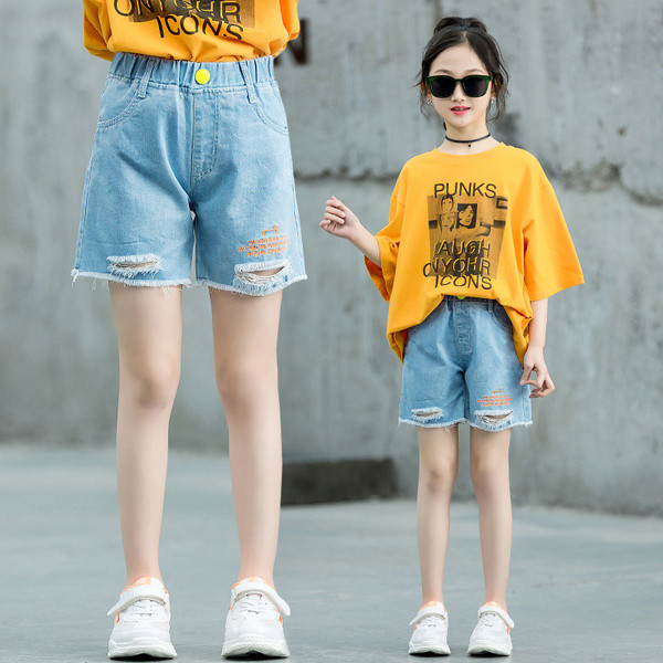 Világos színű, rövid gyerekfarmer lányoknak