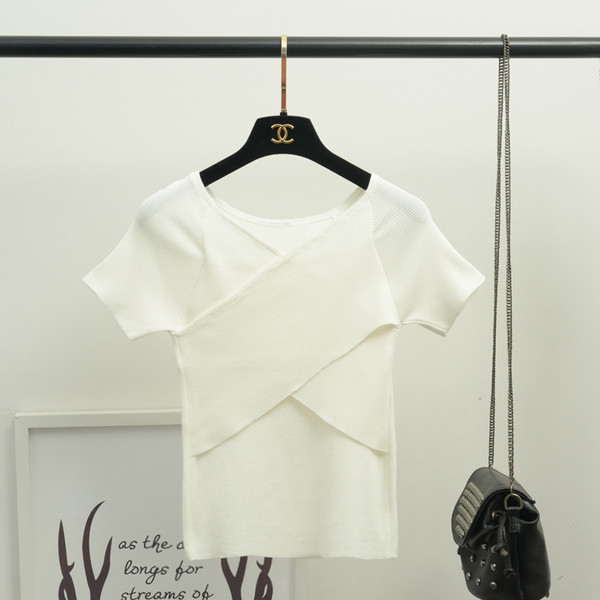 Alkalmi női póló V-nyakkal, négy színben