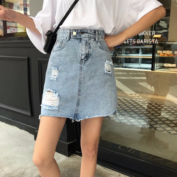 Aktuális női farmerszoknya magas derékkal, világos színben