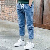 Μοντέρνα παιδικά τζιν για αγόρια με κορδόνια και τσέπες