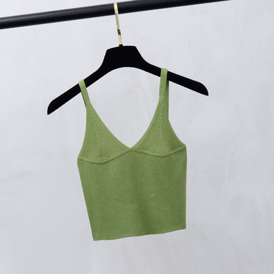 Σύγχρονο γυναικείο αμάνικο  με λεπτές λωρίδες σε διάφορα χρώματα