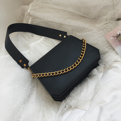 Öko bőrből készült modern női táska négy színben, rövid fémlánccal