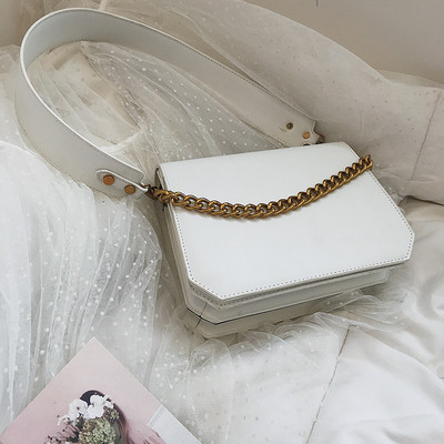 Öko bőrből készült modern női táska négy színben, rövid fémlánccal