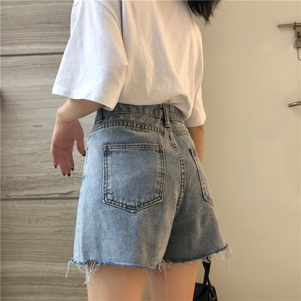 Ежедневни къси дънкови панталони с висока талия и скъсани мотиви