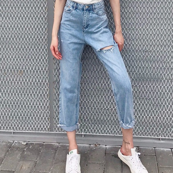 Blugi de dama moderni cu motive rupte si talie inalta