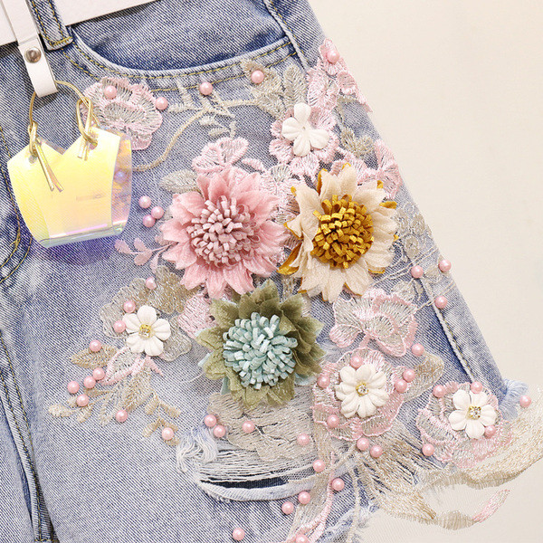 Modern női póló és rövid farmer szett 3D-s virágokkal