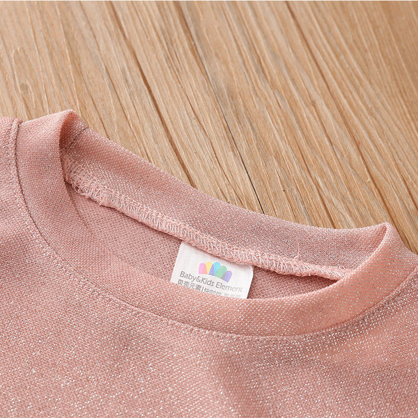 Gyerekkészlet egy lánynak, kétrészes farmerből és blúzból