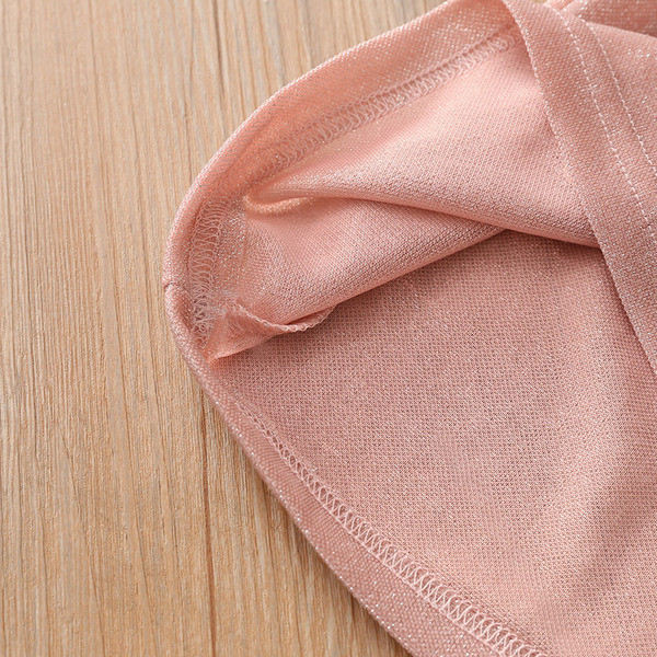 Gyerekkészlet egy lánynak, kétrészes farmerből és blúzból