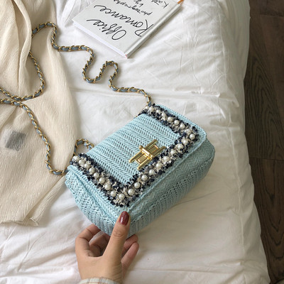 Modern női táska három színben díszgyöngyökkel és fémlánccal