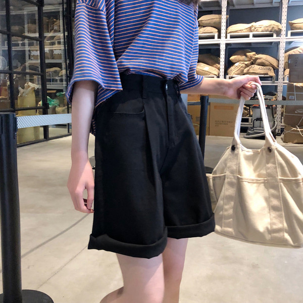 Καθημερινά σορτς παντελόνια σε ροζ, μαύρο και άσπρο χρώμα