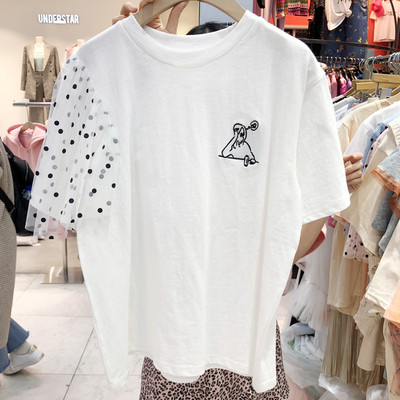 Μοντέρνα γυναικεία μπλούζα με κεντήματα και τούλι σε δύο χρώματα