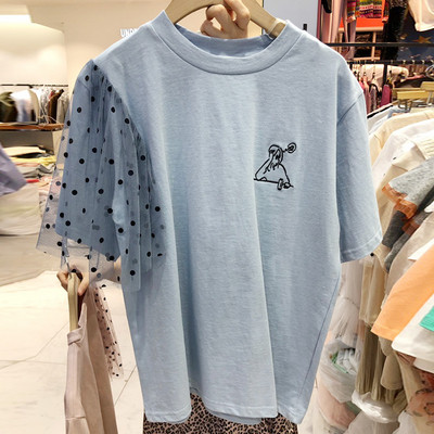 Μοντέρνα γυναικεία μπλούζα με κεντήματα και τούλι σε δύο χρώματα