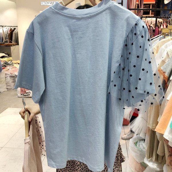 Μοντέρνα γυναικεία μπλούζα με κεντήματα και τούλι σε δύο χρώματα